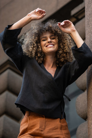 Relaxed Wrap Top Thea - XS / Pure Black